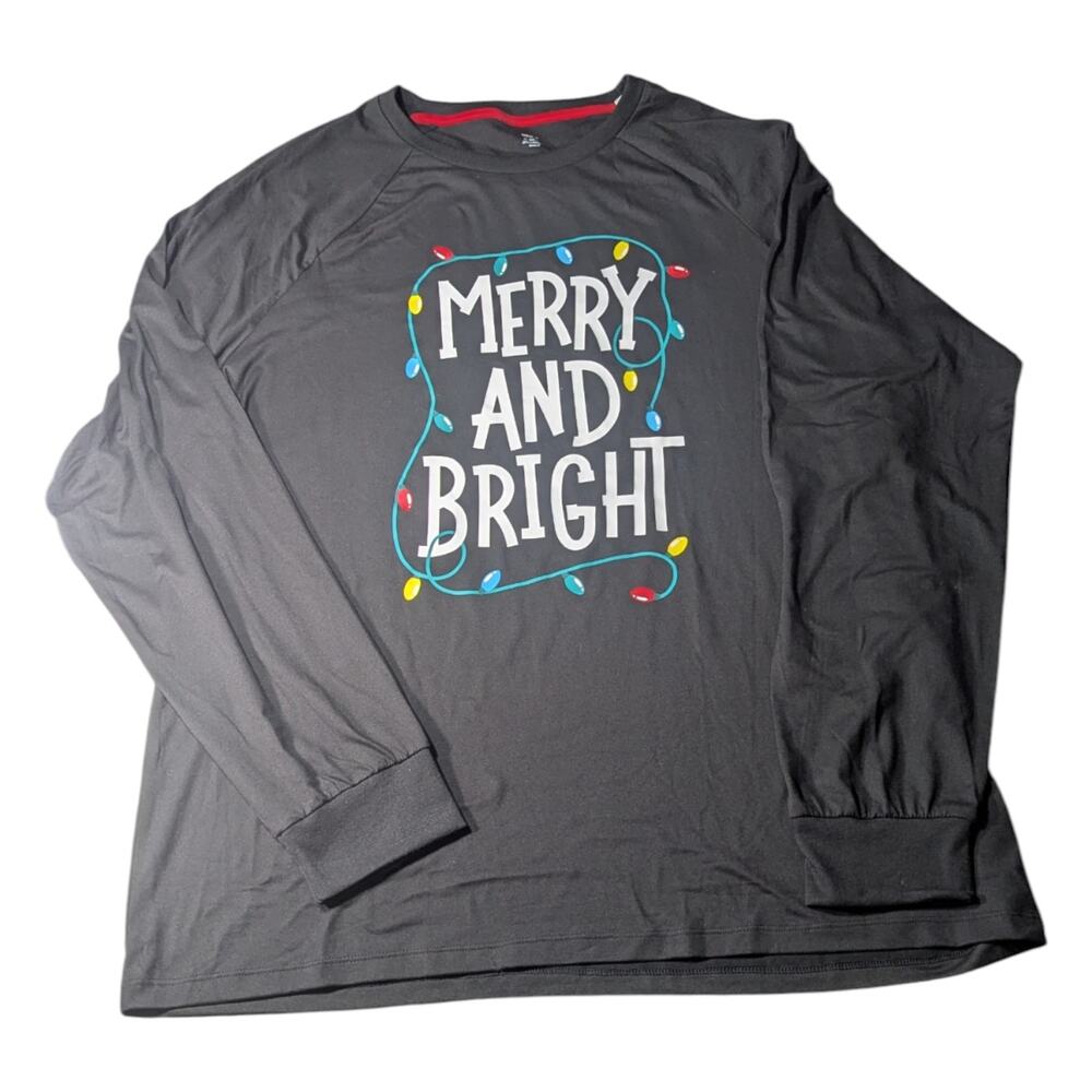 Holiday Graphic Tee Featuring The Text MERRY AND BRIGHT NWT Size 46-48